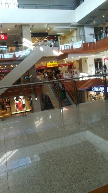 River Plaza Mall